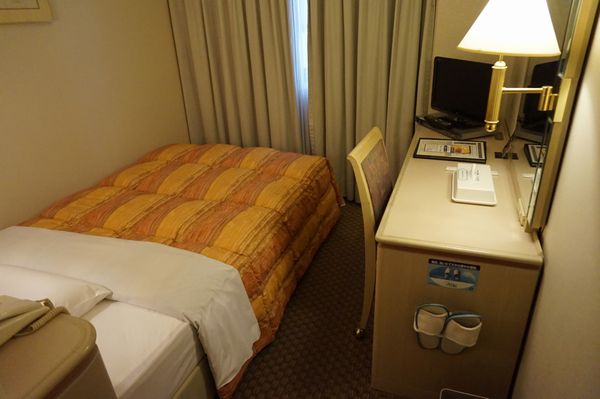 徳島ワシントンホテルプラザシングルデスク側画像